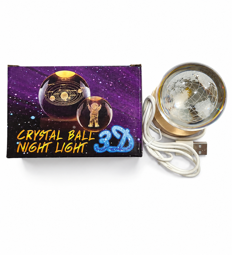 چراغ خواب گوی شیشهای ۳ بعدی طرح فضانورد | نور آفتابی با پایه چوبی